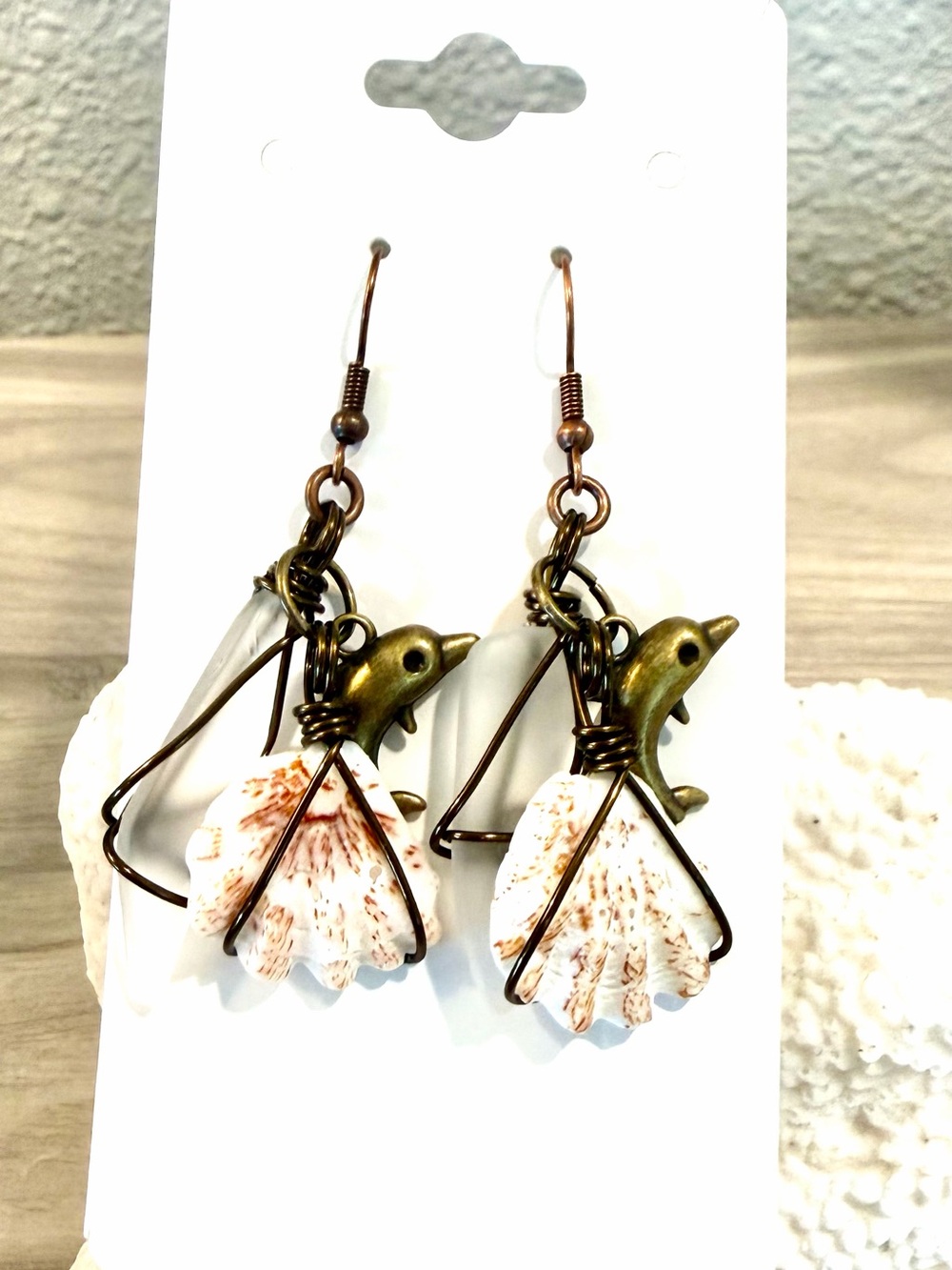94. Fall Vibes!🍁🍃🍂 Handmade Dolphin & Shell Drop Earrings - White/Brown Shell